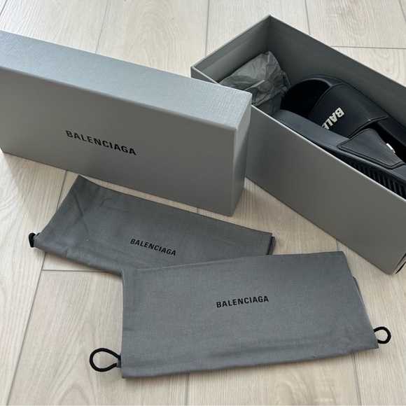 Balenciaga Pool Slides - Picture 4 of 4